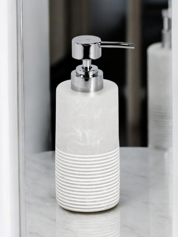 Bianco Frost Onyx White Striped Bathroom Accessory Set - Bathroom Accessory Sets